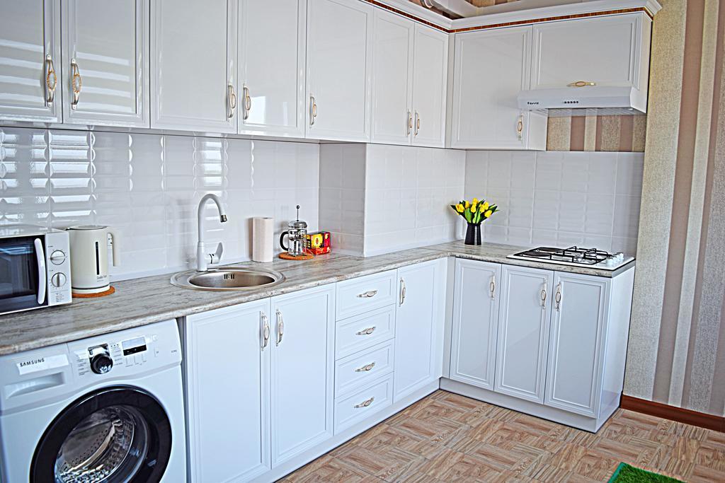 Apartment Kievskaya 114/2 Bisjkek Buitenkant foto